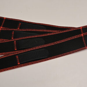 Set of straps with securing elements